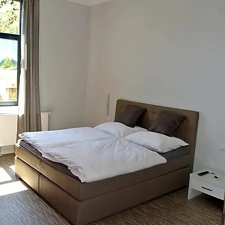 Gaestehaus Tappes Hofgarten 3* סינציך