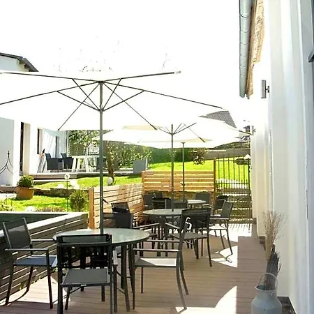 Gaestehaus Tappes Hofgarten ジンツィッヒ