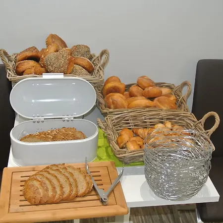 Gaestehaus Tappes Hofgarten 3* סינציך