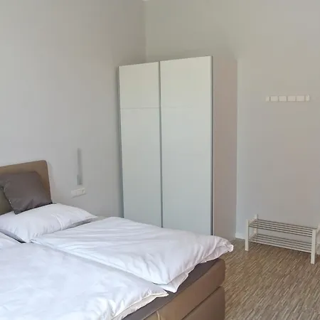 לינה וארוחת בוקר Gaestehaus Tappes Hofgarten 3*